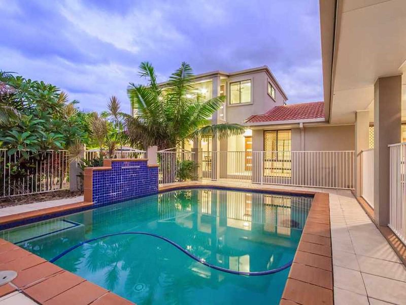 Photo - 23 Pintail Crescent, Burleigh Waters QLD 4220 - Image 1