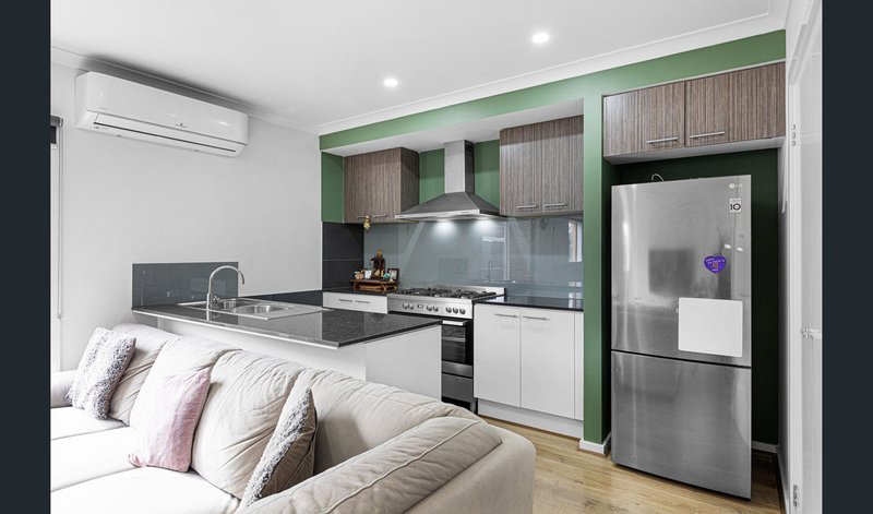 Photo - 23 Plenitude Road, Tarneit VIC 3029 - Image 5