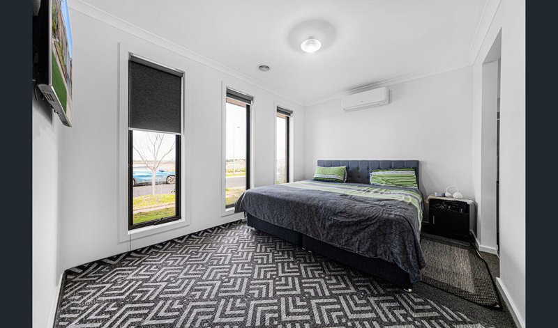 Photo - 23 Plenitude Road, Tarneit VIC 3029 - Image 9