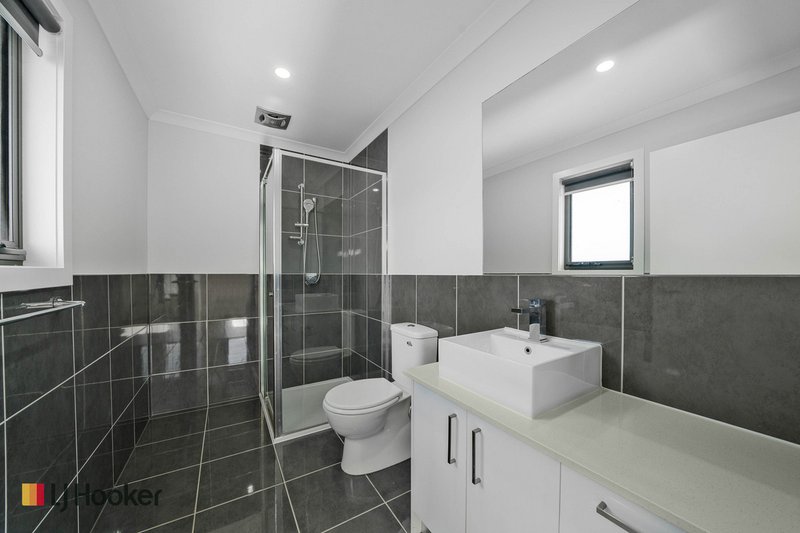 Photo - 23 Plumbago Street, Craigieburn VIC 3064 - Image 7