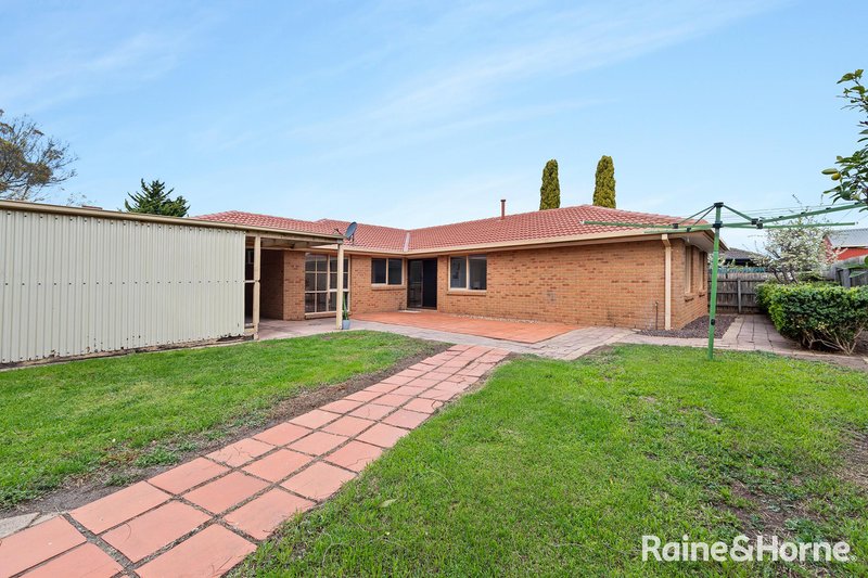 Photo - 23 Poltava Walk, Delahey VIC 3037 - Image 15