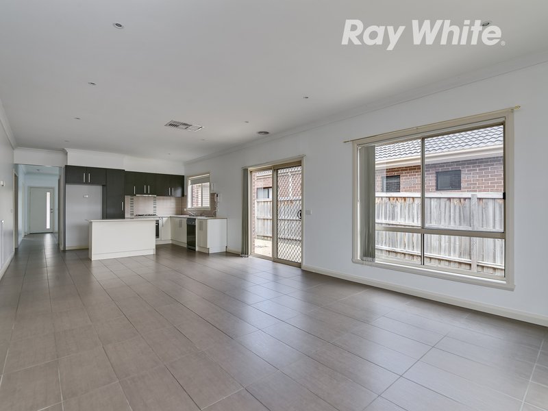 Photo - 23 Prada Drive, Epping VIC 3076 - Image 3