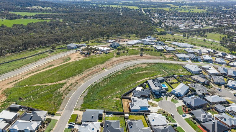 Photo - 23 Preston Crescent, Lloyd NSW 2650 - Image 13