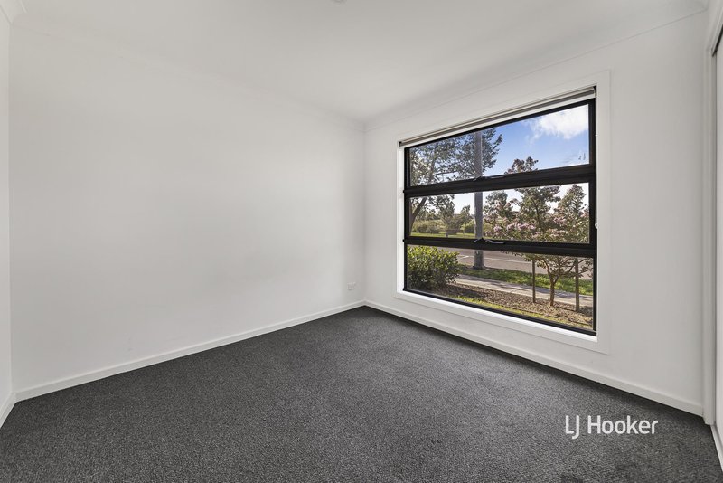 Photo - 23 Pythagoras Street, Epping VIC 3076 - Image 2