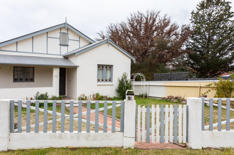 23 Railway Parade, Armidale NSW 2350