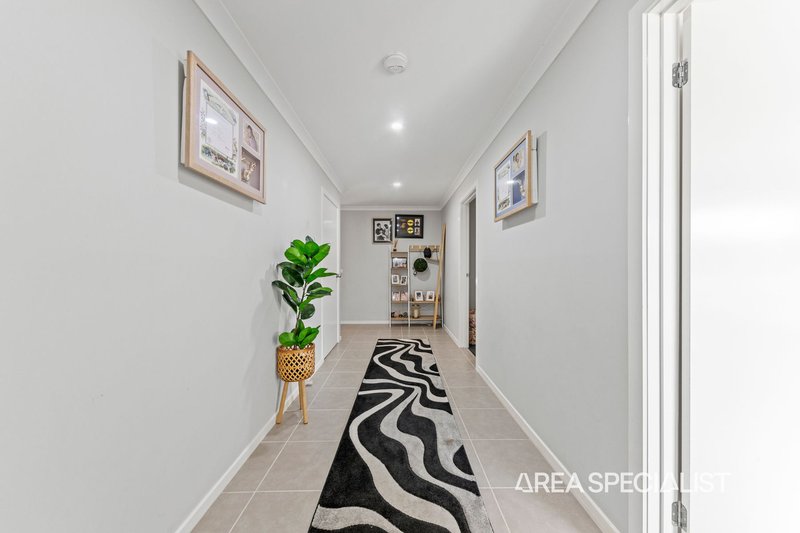 Photo - 23 Ramel Way, Pakenham VIC 3810 - Image 13