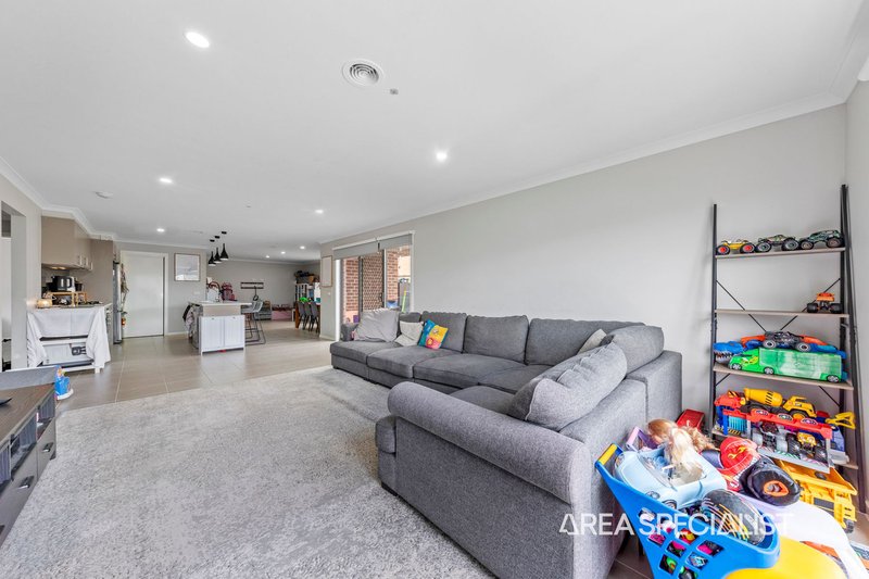 Photo - 23 Ramel Way, Pakenham VIC 3810 - Image 14