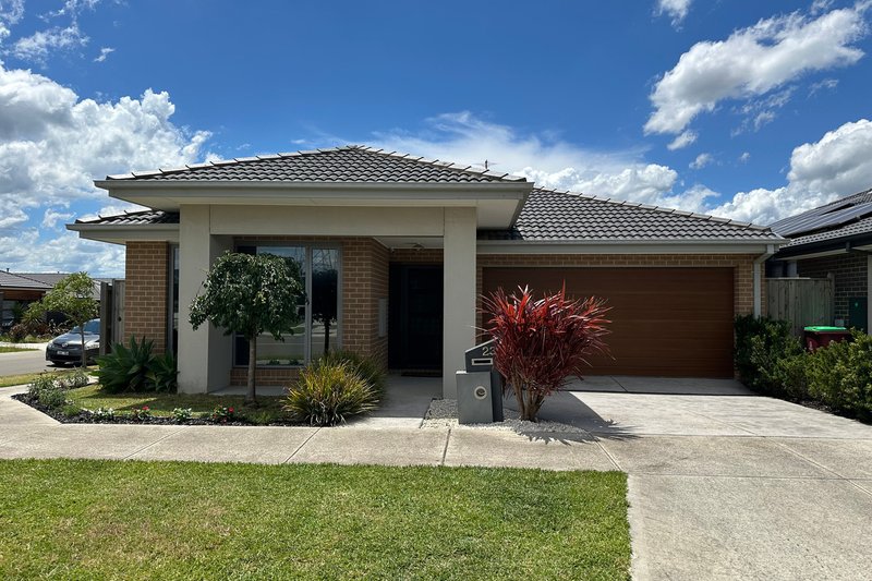 23 Rathberry Circuit, Clyde North VIC 3978