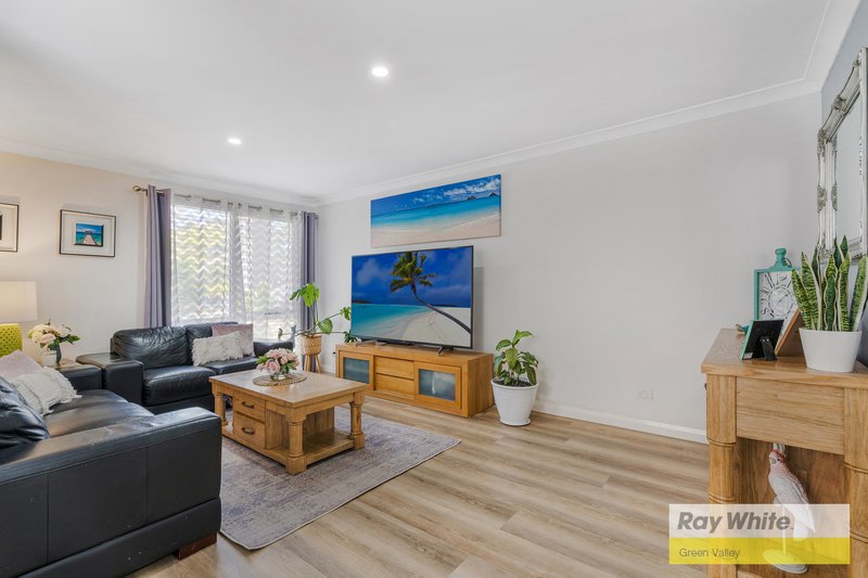 Photo - 23 Rawson Crescent, Horningsea Park NSW 2171 - Image 3