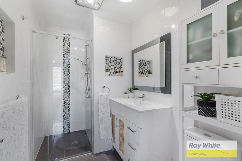 Photo - 23 Rawson Crescent, Horningsea Park NSW 2171 - Image 13