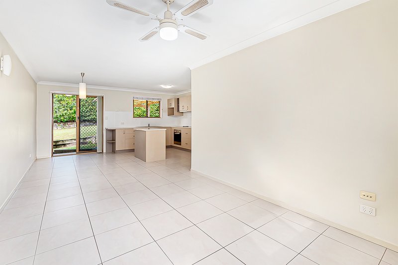 Photo - 2/3 Regency Place, Mudgeeraba QLD 4213 - Image 9