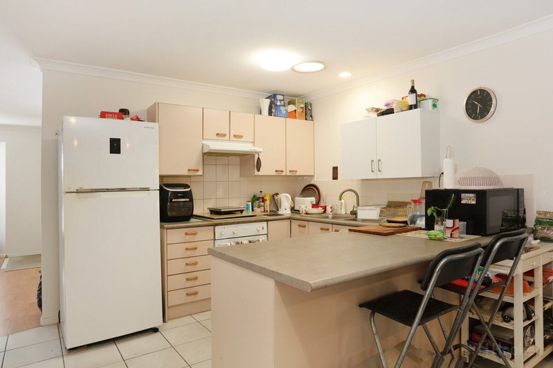 Photo - 23 Renoir Drive, Coombabah QLD 4216 - Image 9