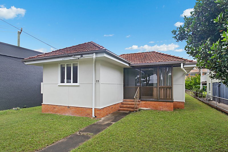 Photo - 23 Riding Road, Hawthorne QLD 4171 - Image 3