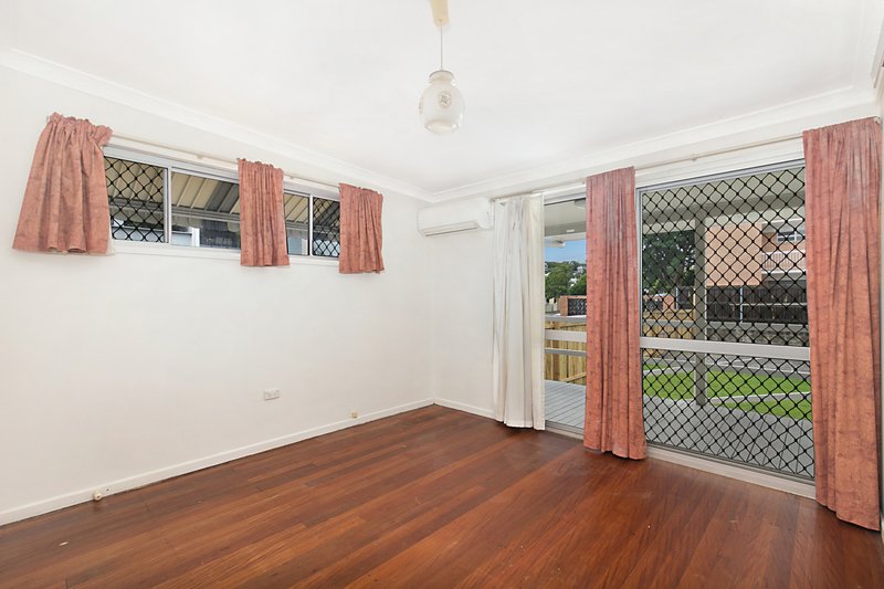 Photo - 23 Riding Road, Hawthorne QLD 4171 - Image 6