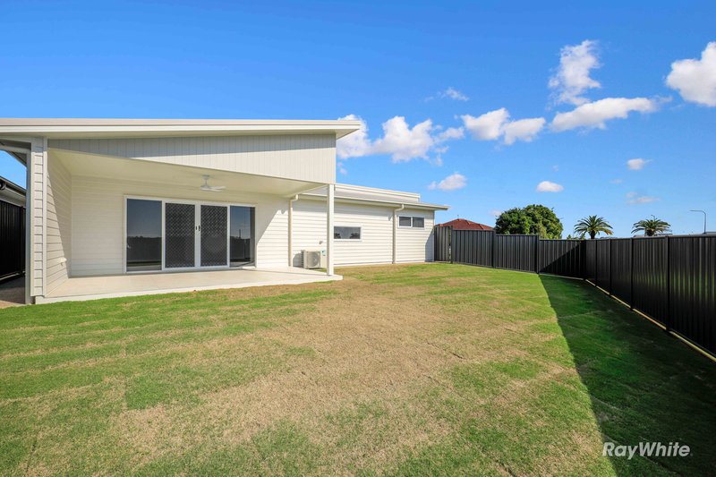 Photo - 2/3 River Springs Drive, Avoca QLD 4670 - Image 15