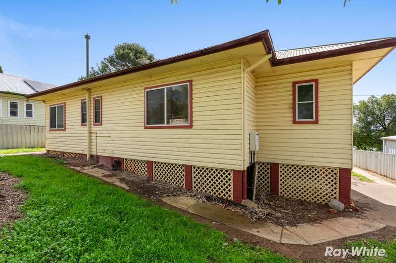 Photo - 23 Robert Street, Junee NSW 2663 - Image 11