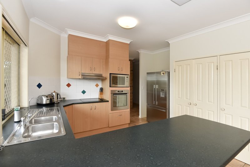 Photo - 2/3 Ronald Street, Shailer Park QLD 4128 - Image 21