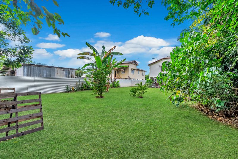 Photo - 23 Rose Street, Westcourt QLD 4870 - Image 16