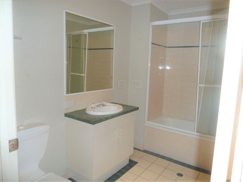 Photo - 2/3 Rosegum Place, Redbank Plains QLD 4301 - Image 7