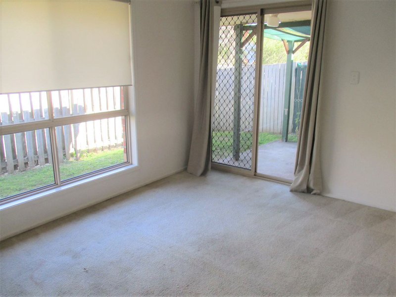 Photo - 2/3 Rosegum Place, Redbank Plains QLD 4301 - Image 4