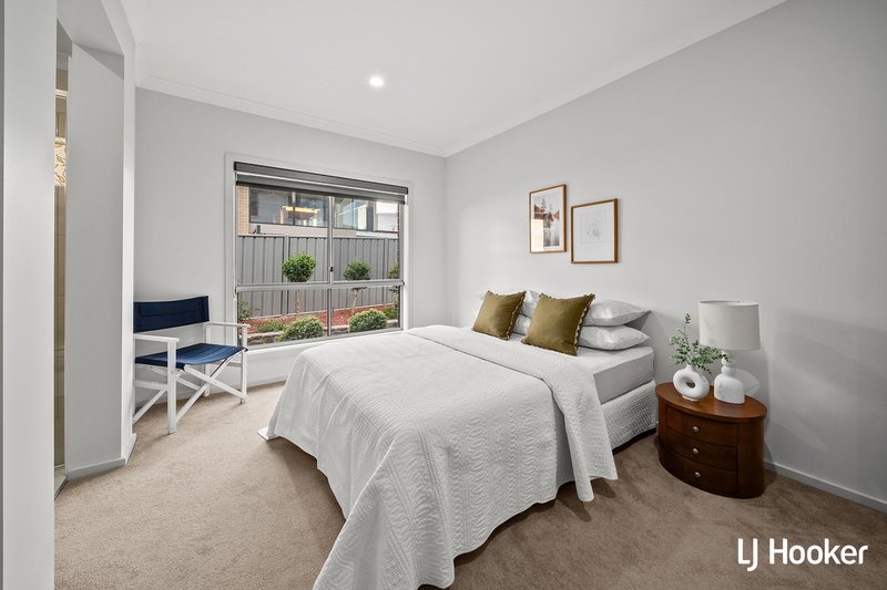 Photo - 23 Rouseabout Street, Lawson ACT 2617 - Image 11
