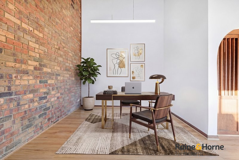 Photo - 2/3 Ryan Avenue, Hornsby Heights NSW 2077 - Image 2