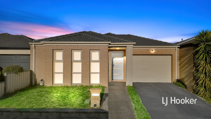 23 Sallys Run, Hampton Park VIC 3976