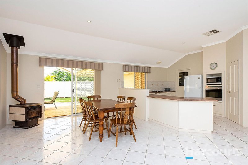 Photo - 23 Salmond Turn, Wanneroo WA 6065 - Image 9