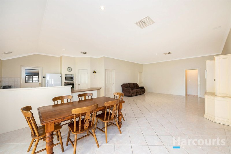 Photo - 23 Salmond Turn, Wanneroo WA 6065 - Image 15