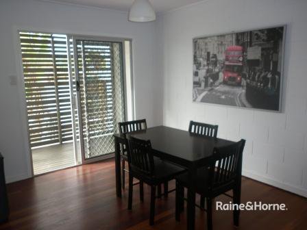 Photo - 2/3 Sam Street, West Gladstone QLD 4680 - Image 4