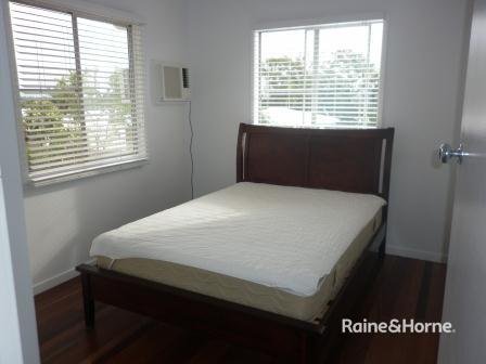 Photo - 2/3 Sam Street, West Gladstone QLD 4680 - Image 7