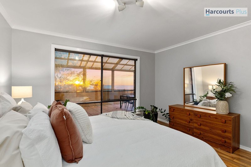 Photo - 23 Sandpiper Terrace, Hallett Cove SA 5158 - Image 16