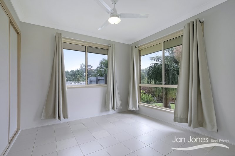 Photo - 23 Saraband Dr , Eatons Hill QLD 4037 - Image 12