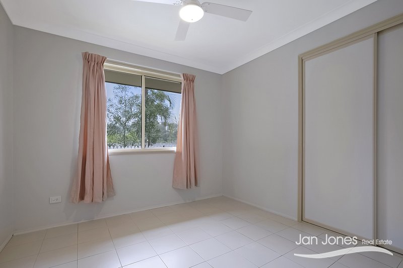 Photo - 23 Saraband Dr , Eatons Hill QLD 4037 - Image 13