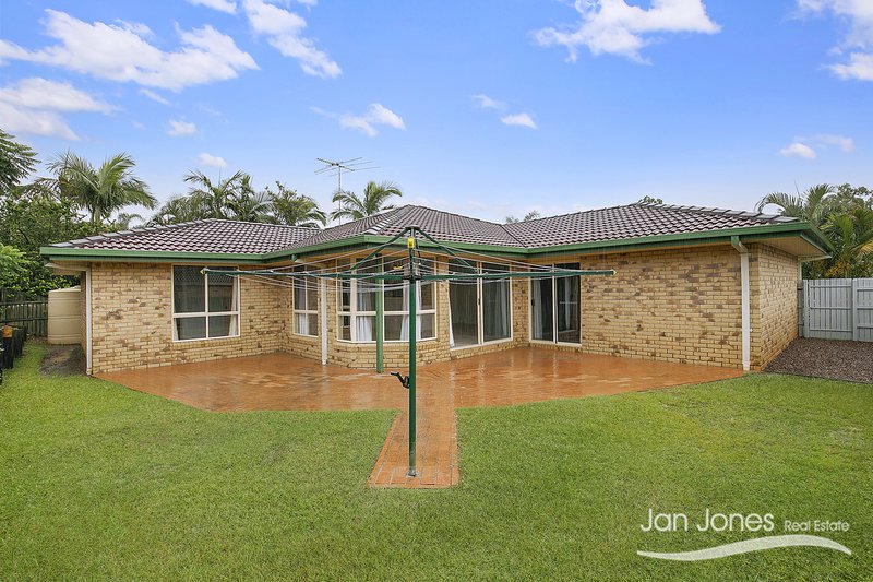 Photo - 23 Saraband Dr , Eatons Hill QLD 4037 - Image 16