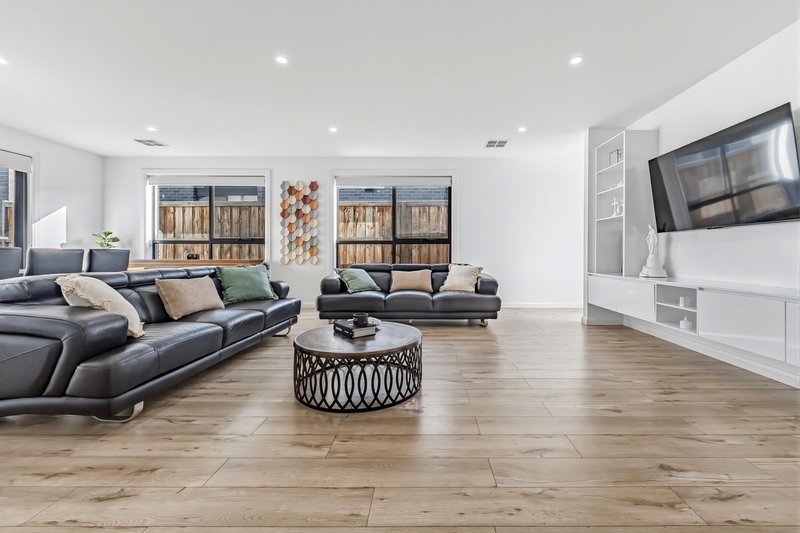 Photo - 23 Sash Street, Greenvale VIC 3059 - Image 7