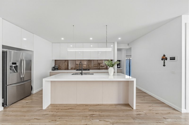 Photo - 23 Sash Street, Greenvale VIC 3059 - Image 10