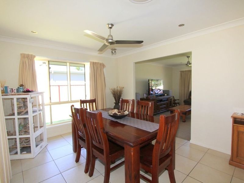 Photo - 23 Saville Street, Emerald QLD 4720 - Image 4