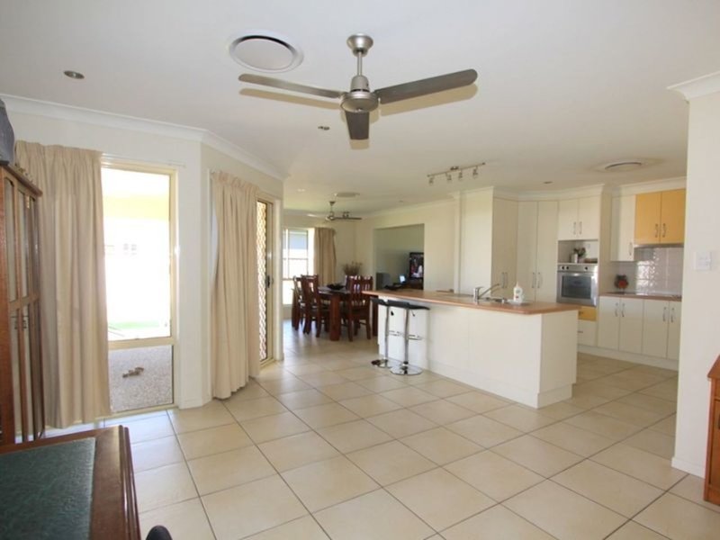 Photo - 23 Saville Street, Emerald QLD 4720 - Image 7