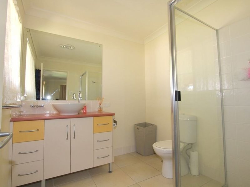 Photo - 23 Saville Street, Emerald QLD 4720 - Image 9