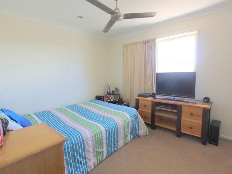 Photo - 23 Saville Street, Emerald QLD 4720 - Image 12