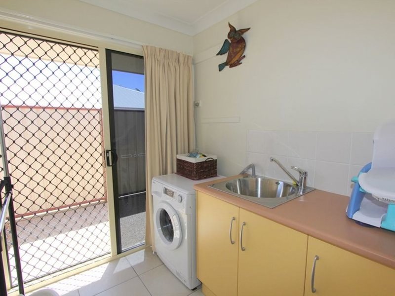 Photo - 23 Saville Street, Emerald QLD 4720 - Image 14