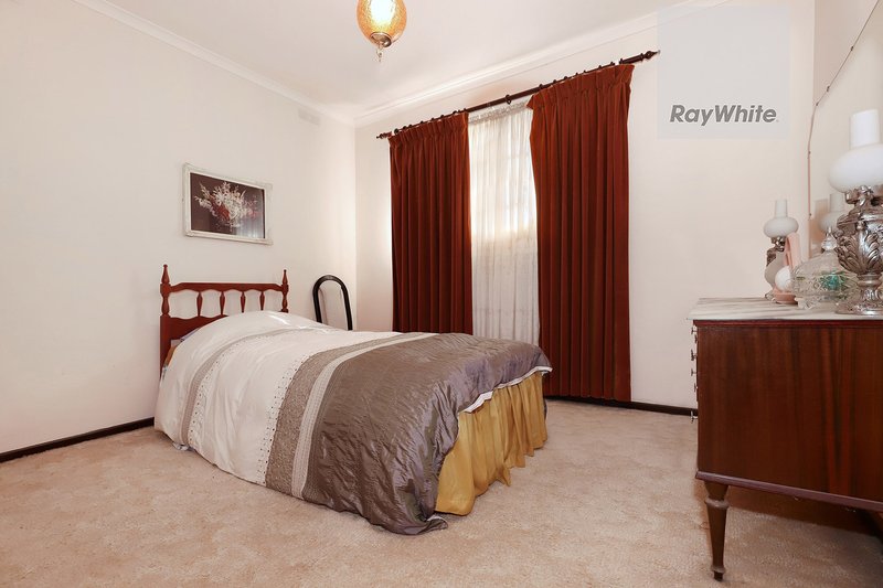 Photo - 23 Scampton Crescent, Tullamarine VIC 3043 - Image 16