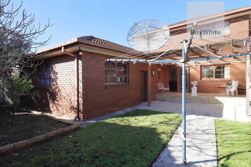 Photo - 23 Scampton Crescent, Tullamarine VIC 3043 - Image 22