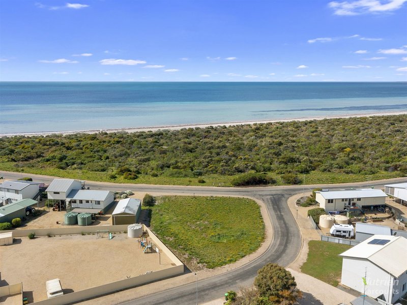 Photo - 23 Seaview Road, Corny Point SA 5575 - Image 2