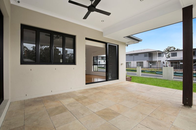 Photo - 23 Serendipita Street, Bridgeman Downs QLD 4035 - Image 8