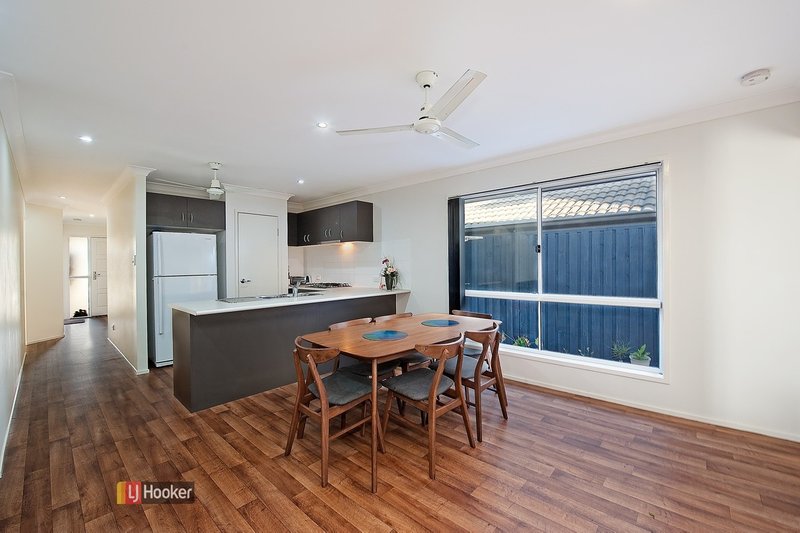 Photo - 23 Severn Crescent, North Lakes QLD 4509 - Image 2