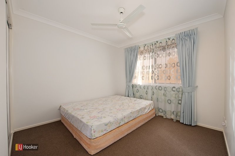 Photo - 23 Severn Crescent, North Lakes QLD 4509 - Image 9