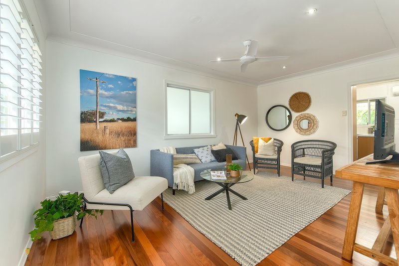 Photo - 23 Shallmar Street, The Gap QLD 4061 - Image 2