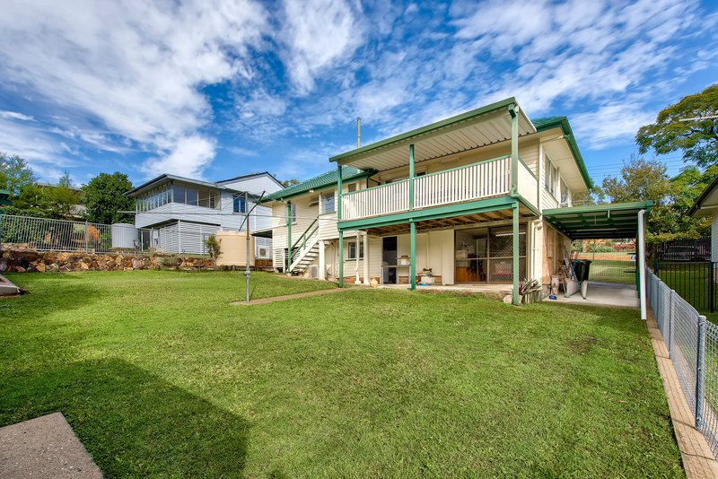 Photo - 23 Shallmar Street, The Gap QLD 4061 - Image 14